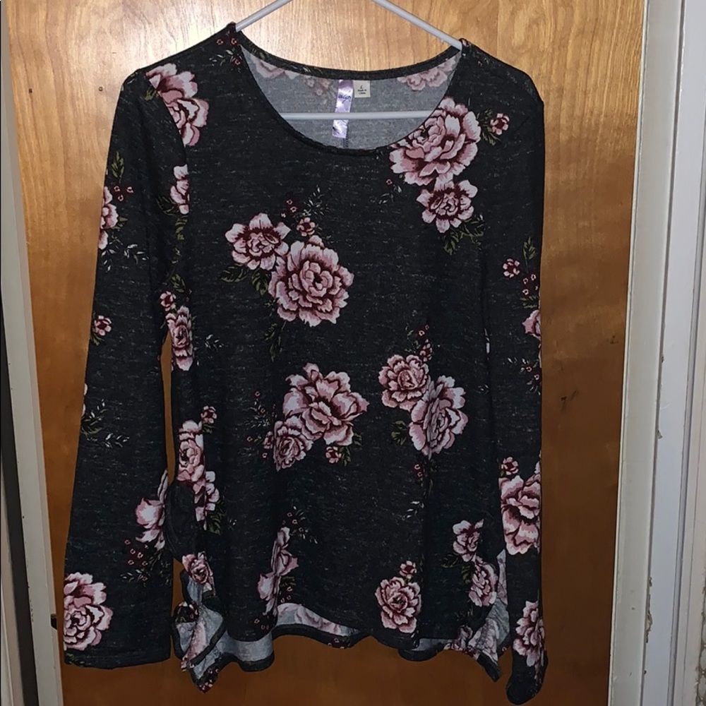 Long sleeve, ruffle side slits